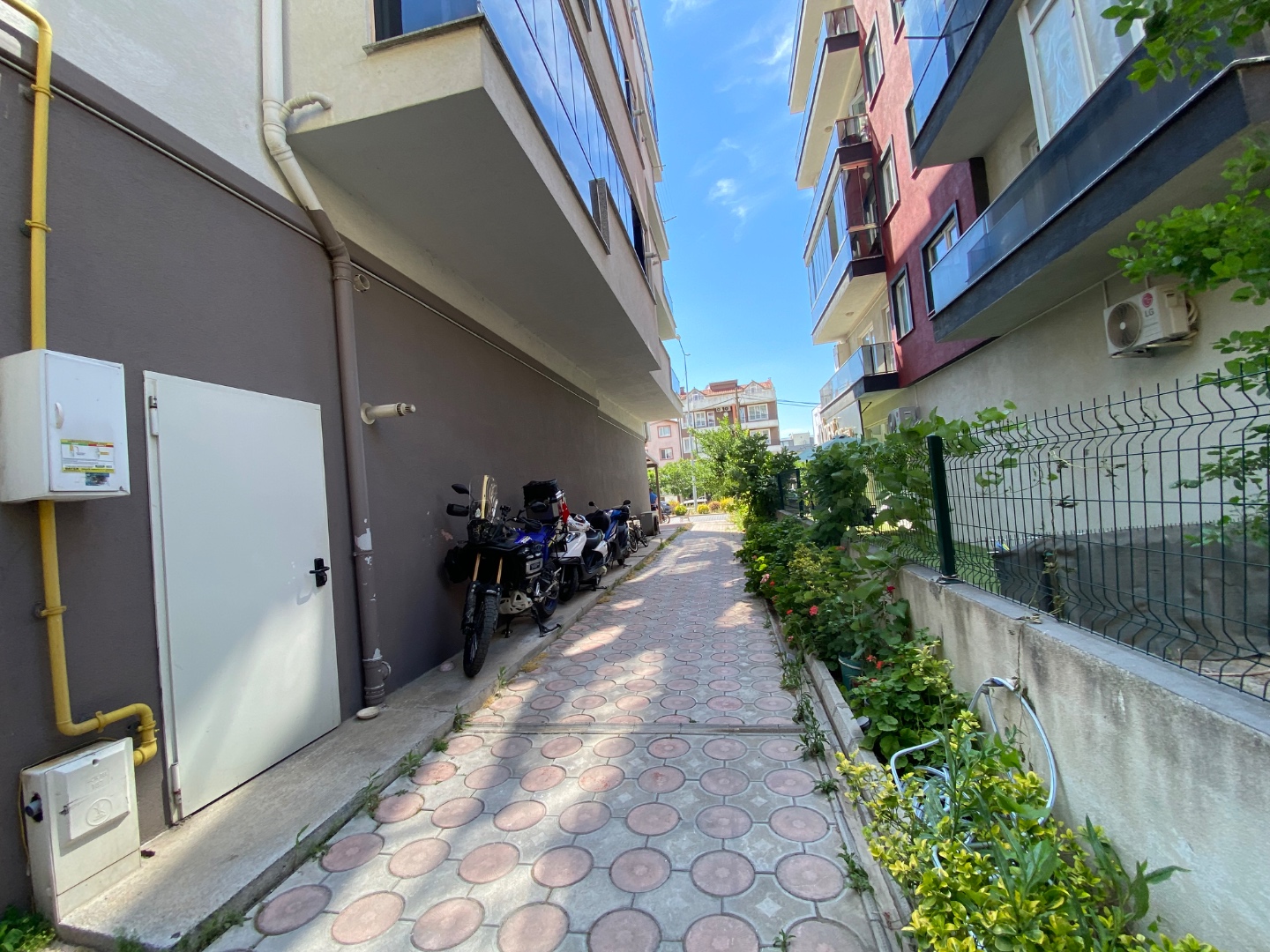 ÇANAKKALE KEPEZ KOLİN OTEL BÖLGESİ SATILIK AYRI MUTFAKLI 2+1 - ÇANAKKALE MERKEZ KEPEZ BELDESİ, BOĞAZKENT MAHALLESİ - undefined undefined - Thumbnail