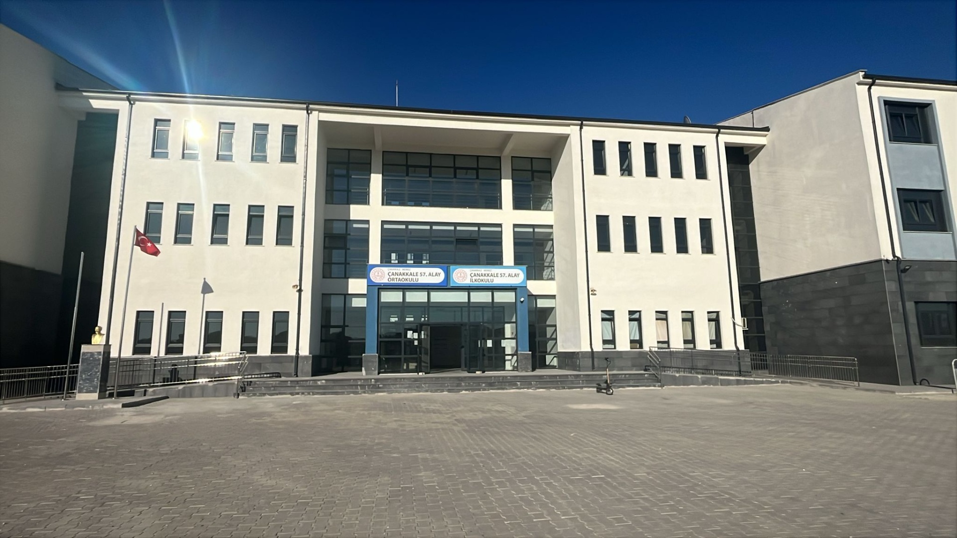 ÇANAKKALE KARACAÖRENDE  57. ALAY İLKÖĞRETİM OKULLARINA YAKIN SATILIK 3+1 DAİRE - ÇANAKKALE MERKEZ KARACAÖREN KÖYÜ - undefined undefined - Thumbnail