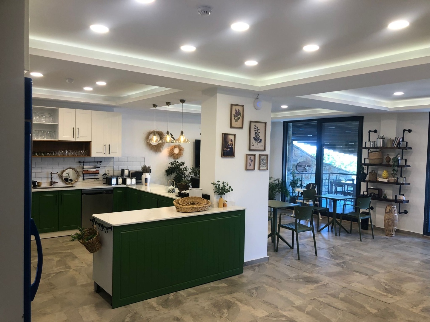 GÖKÇEADA EŞELEKTE SAHİLE YAKIN SATILIK 12 ODALI 3 YILDIZLI OTEL - ÇANAKKALE GÖKÇEADA EŞELEK KÖYÜ - undefined undefined - Thumbnail