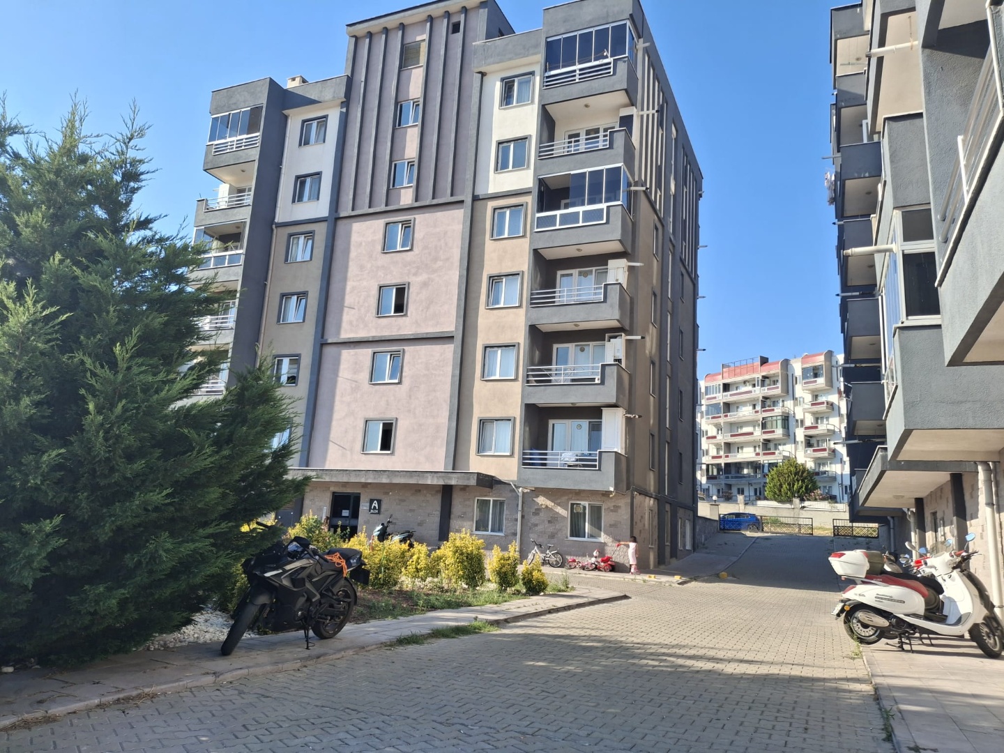 KEPEZ HAMİDİYE MAHALLESİ GÖKTUĞ EVLERİ SİTESİ SATILIK 1+1 DAİRE
