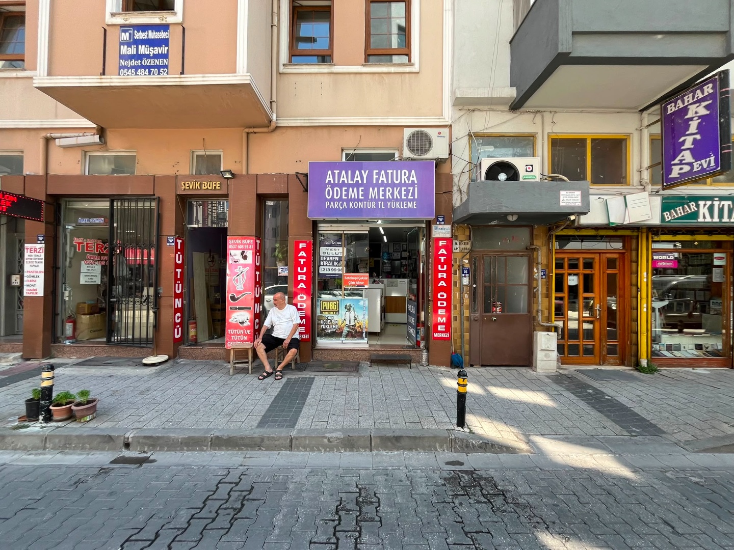 ÇANAKKALE BARBAROS MAH. ATATÜRK CAD. CEPHELİ DEVREN KİRALIK DÜKKAN