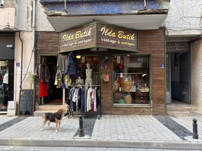 Devren Kiralık Vintage Kıyafet Dükkan ve Kafe - ÇANAKKALE MERKEZ KEMALPAŞA MAHALLESİ - undefined undefined - Thumbnail