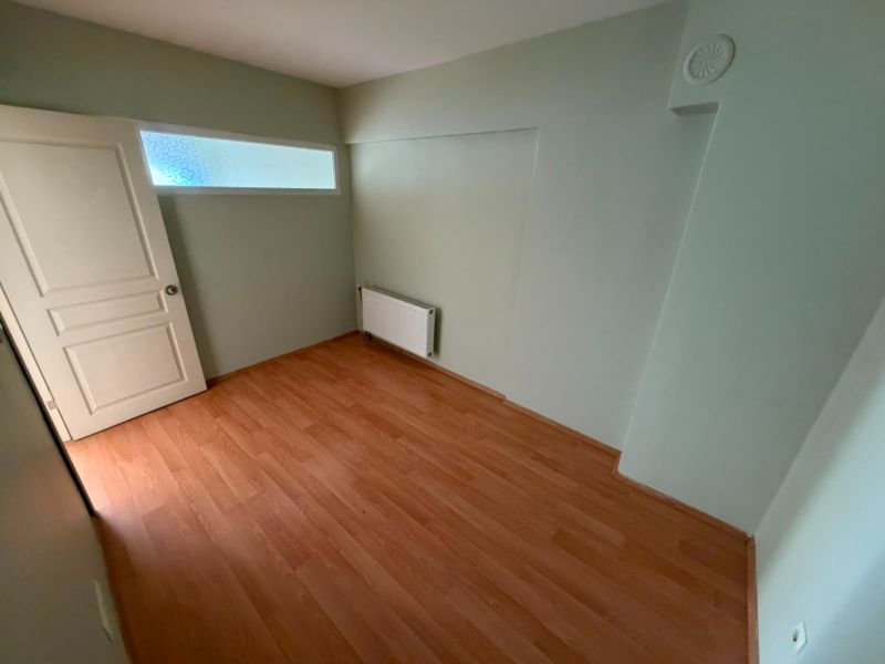 BARBAROS SARIÇAY OTEL ARKASI ARA KAT BOŞ 2+1 AÇIK MUTFAK DAİRE ! - ÇANAKKALE MERKEZ BARBAROS MAHALLESİ - undefined undefined - Thumbnail