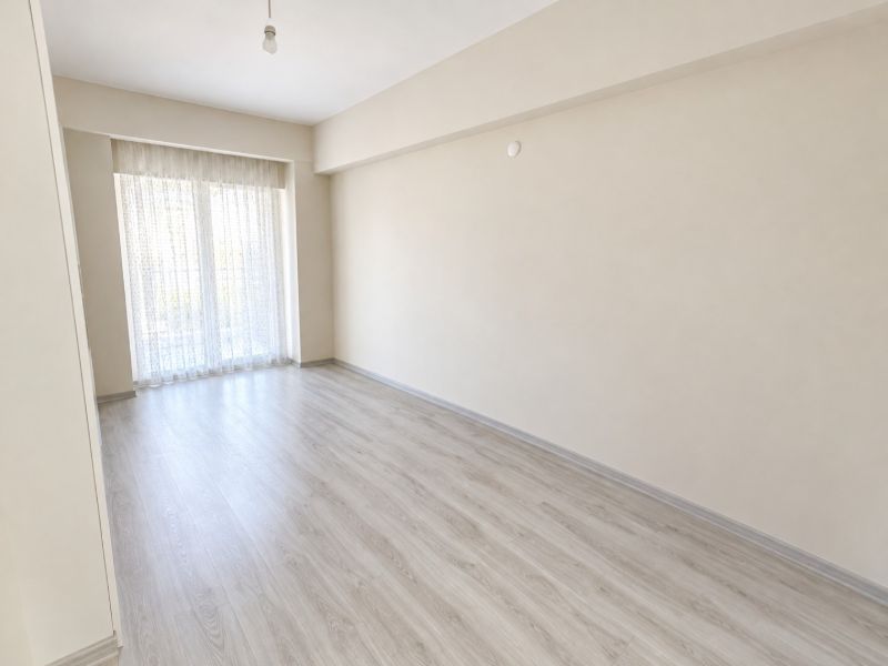 BARBAROS MAHALLESİNDE CUMA PAZARINA YAKIN 1+1 SATILIK DAİRE - ÇANAKKALE MERKEZ BARBAROS MAHALLESİ - undefined undefined - Thumbnail